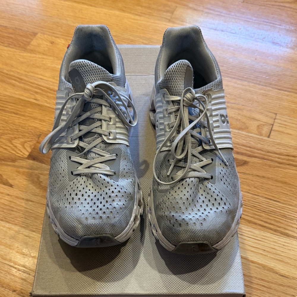 On Running Light Gray Cloudswift Sneakers